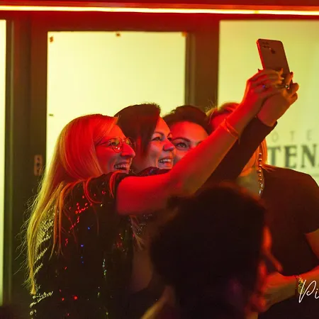 Lofft Oda ve Kahvaltı 3*